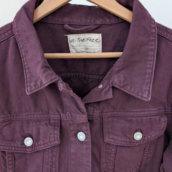 NWT We The Free Button Down Cropped Denim Jacket In Burgundy - XL - Picture 4 of 8